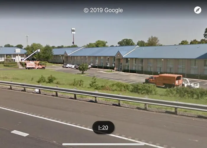 Economy Inn & Suites