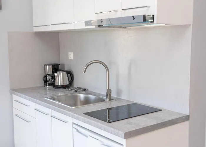 Mary'S Studios & Apartment