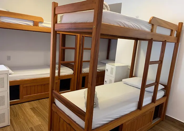Lila Limao Hostel