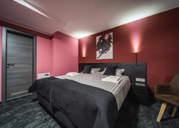 Rustica Rooms