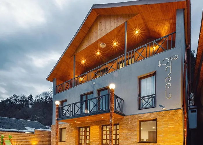 10 Keys Boutique Hotel