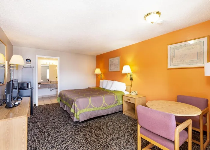 Cedar Valley Inn