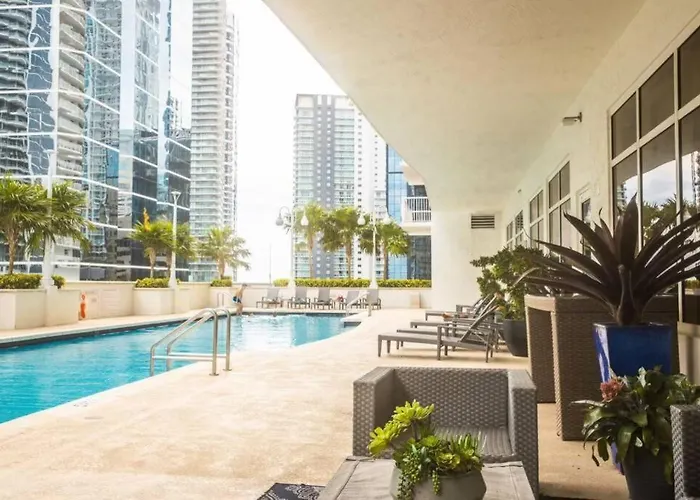 Lovely Condo With City & Ocean Views