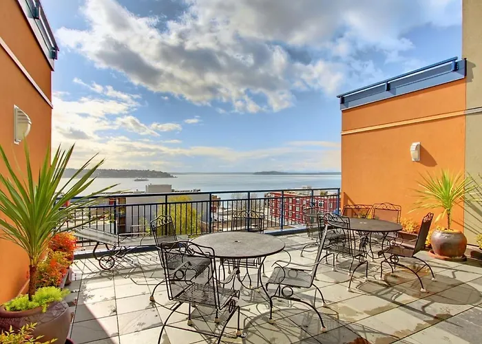 City Water View Oasis With Pool & Gym Near Cruise In Heart Of Seattle