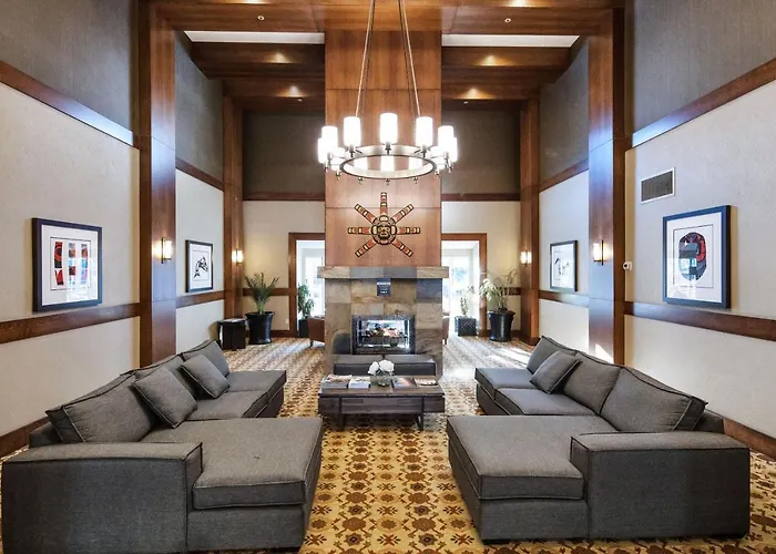 Bright Suite At Ski In/Out Glacier Lodge!