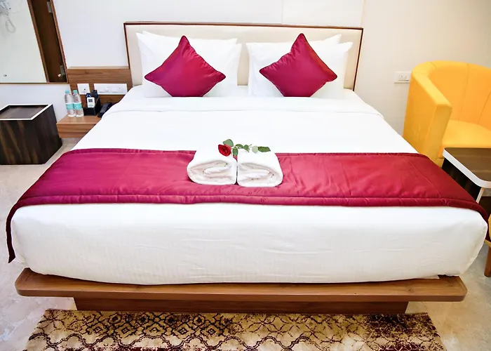 Villa Grand Hotel Near Kempegowda International Airport
