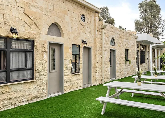 Old City Boutique - By La Finca Hotels- חוויית אירוח יוקרתית, חניה בחינם וקרבה לשדרת הקולינריה של העיר