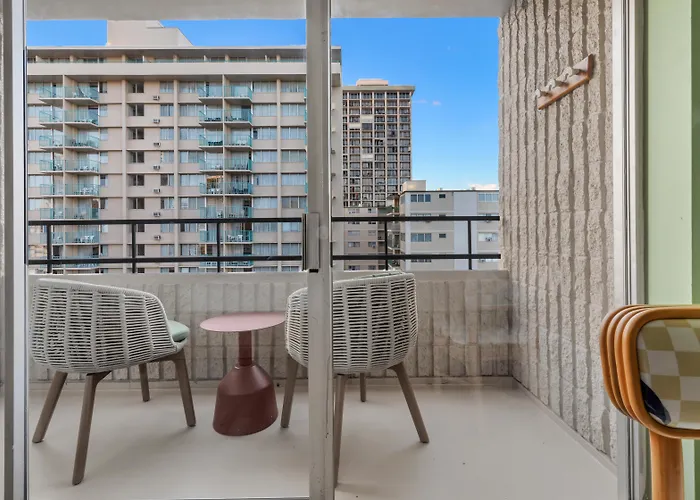 Wayfinder Waikiki - Voted Top 10 Best Hotels In Hawaii!