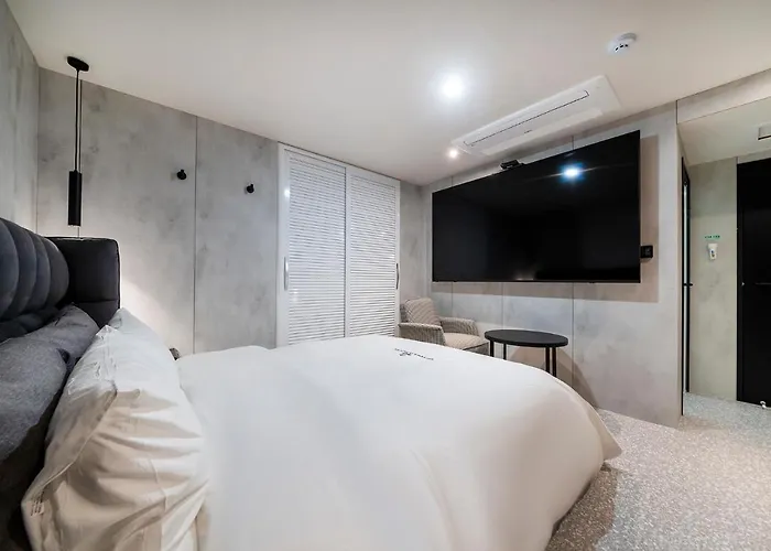 Gorilla Hotel
