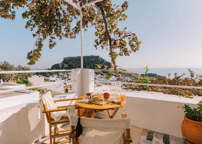 Arte Lindos Suites