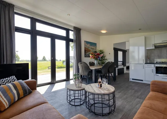 Recreatiepark Jachthaven De Veerstal Lathum - Luxe Chalet
