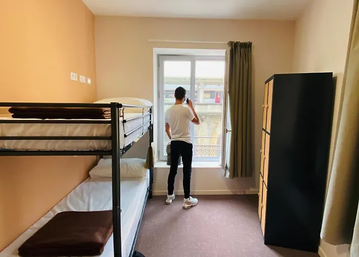 Hostel Flamingo Nimes Gare Centre