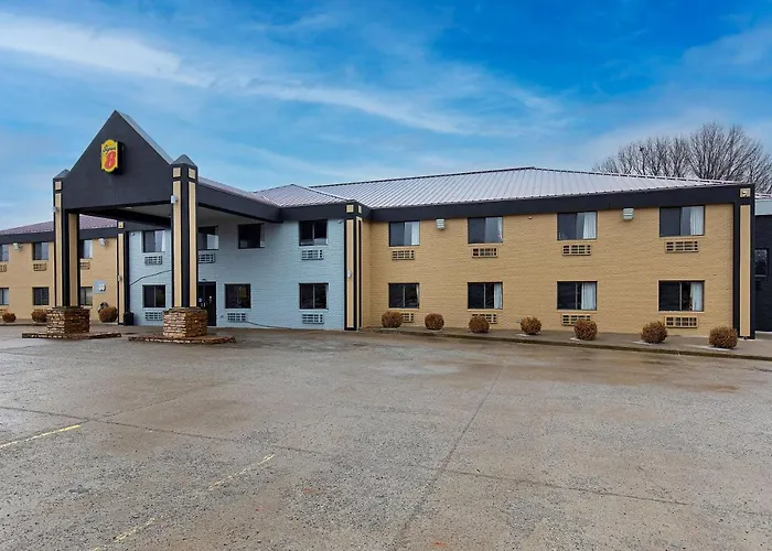 Super 8 By Wyndham Eddyville/Kuttawa