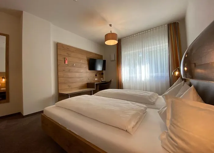 Hotel-Pension Scharl am Maibaum