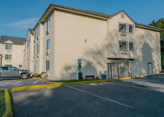 The Ashley Inn & Suites