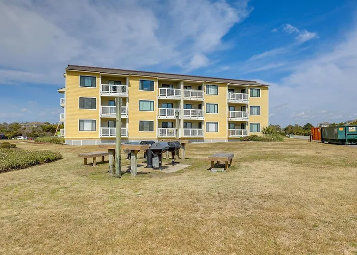 Emerald Isle Vacation Rental W/ Resort Pool!
