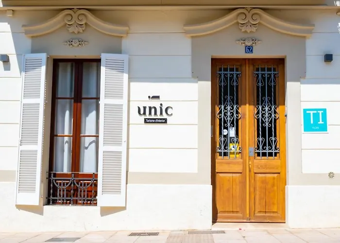 "Unic, Turisme D'Interior"