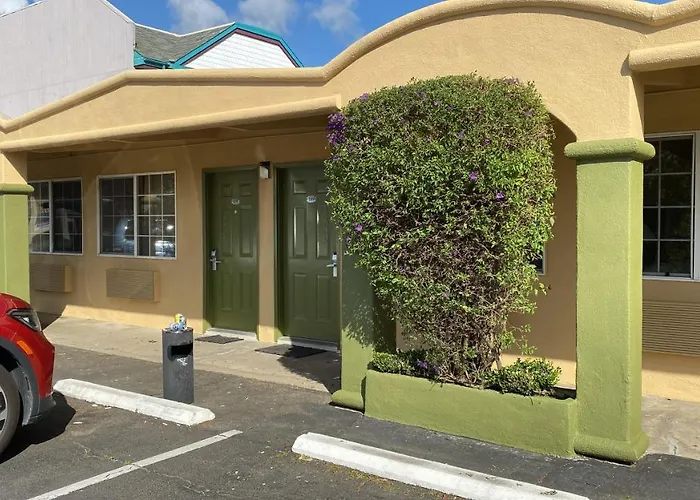 Holiday Motel