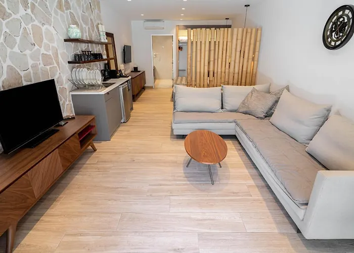 Fns Lounge Suites