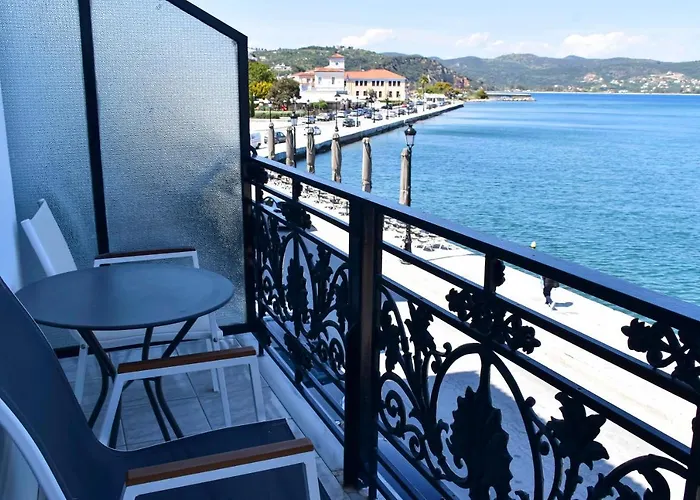 Leonidas Hotel