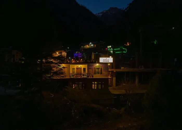Nomads Hostel
