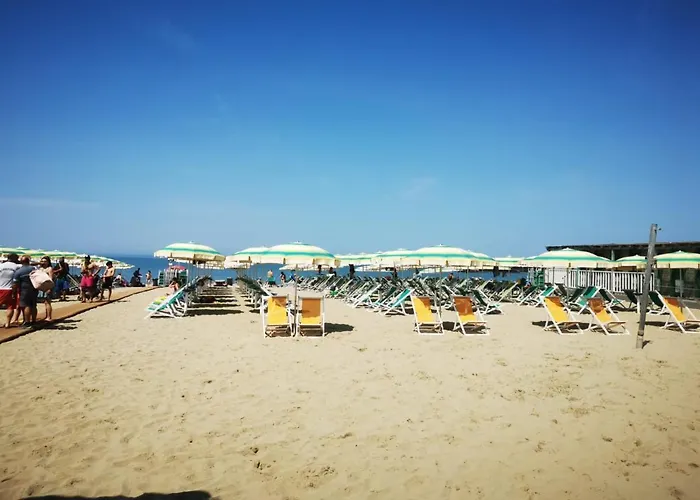 Glicine Appartamento In Villa A Tirrenia, Eleganza E Comfort A Pochi Passi Dal Mare