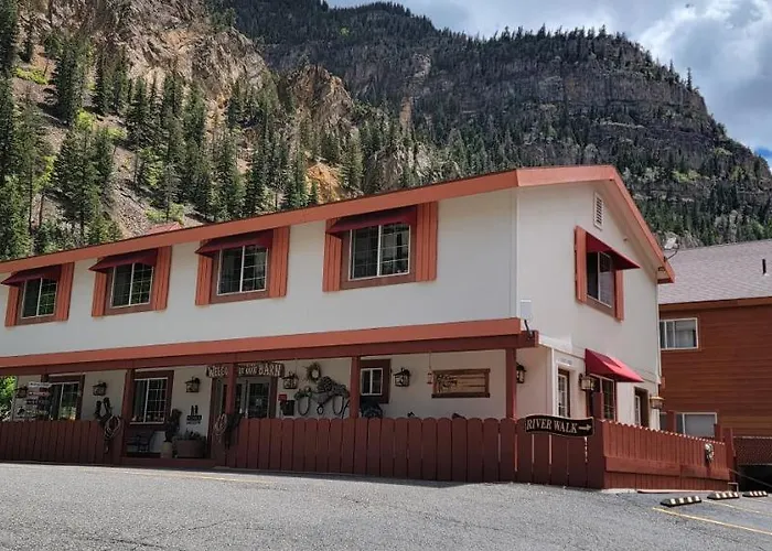 Hot Springs Inn