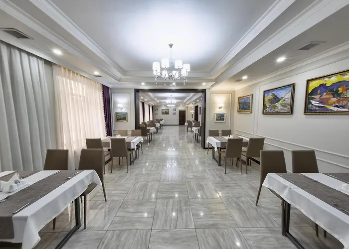 Osh Grand Hotel Chavo
