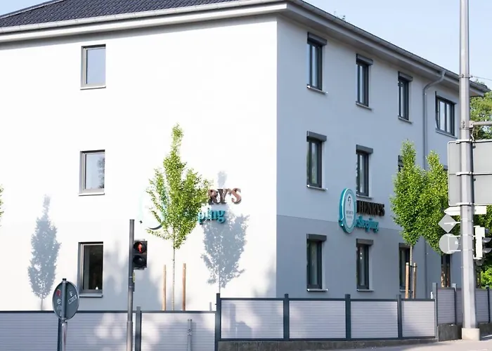 Henrys Sleeping am Augsburger Eiskanal