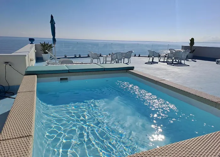 Blue Life, Luxury Rooms Beachfront Rooftop Between Palermo And Cefalu'