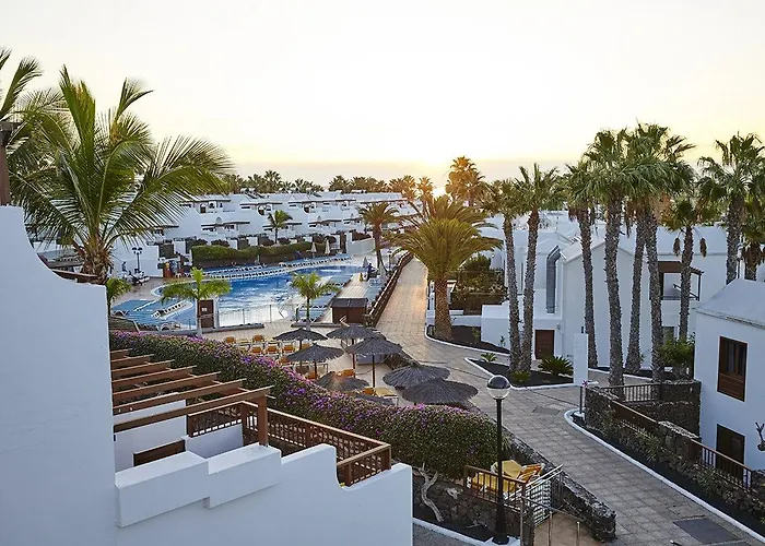 Flamingo Beach Resort