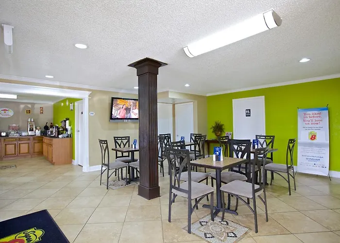 Super 8 By Wyndham Cartersville