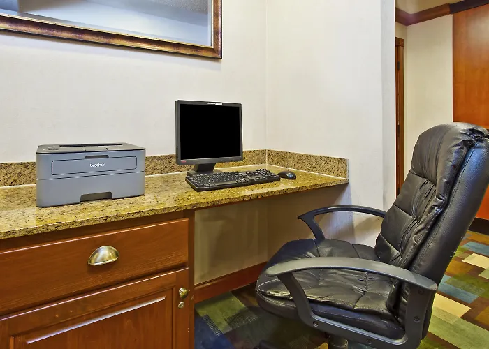 Holiday Inn Express Hotel & Suites East Lansing By Ihg