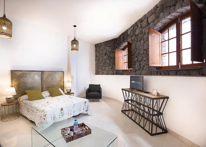 El Charco Suites