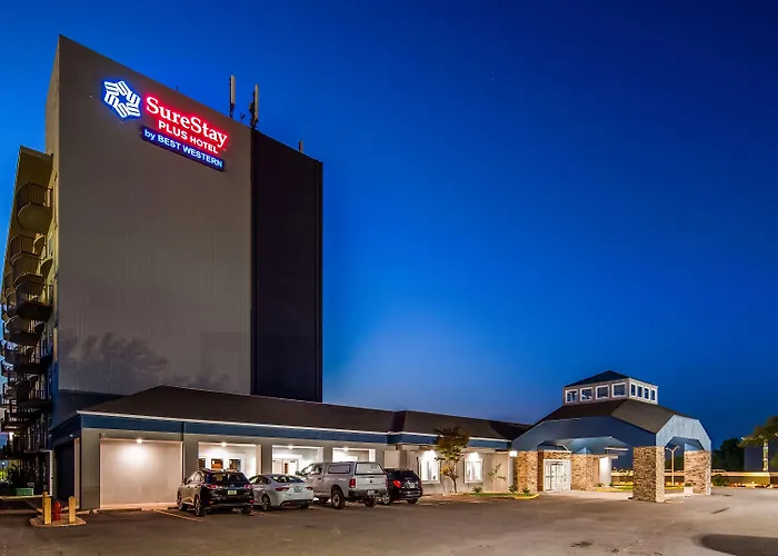 Orangewood Inn & Suites Kansas City Airport