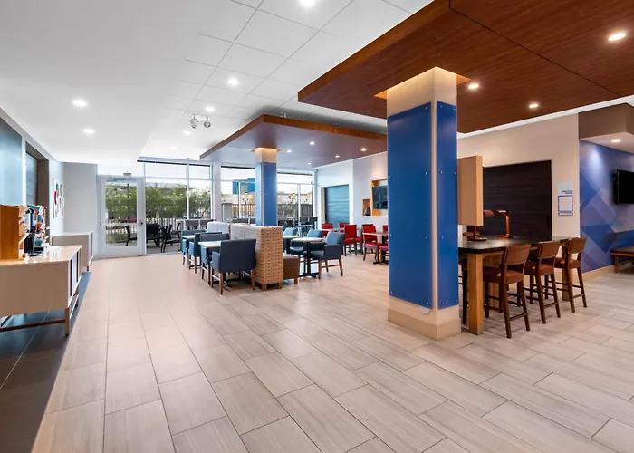 Holiday Inn Express & Suites - Phoenix - Airport North By Ihg