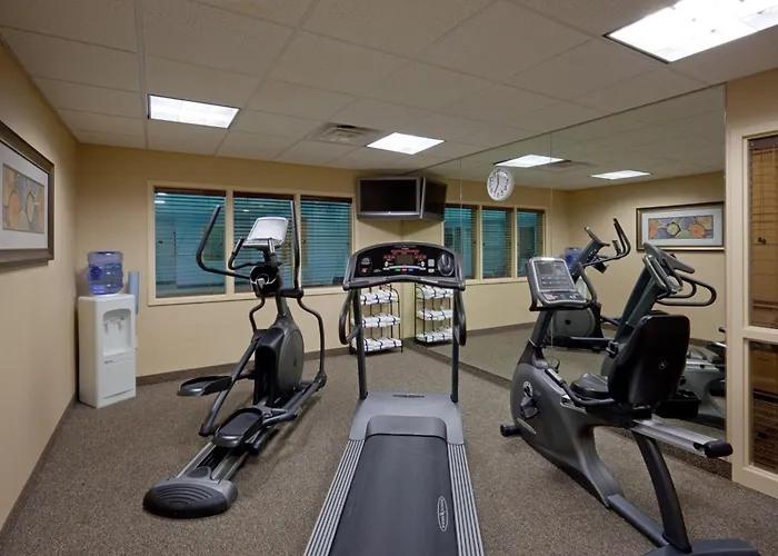 Holiday Inn Express & Suites Rochester By Ihg