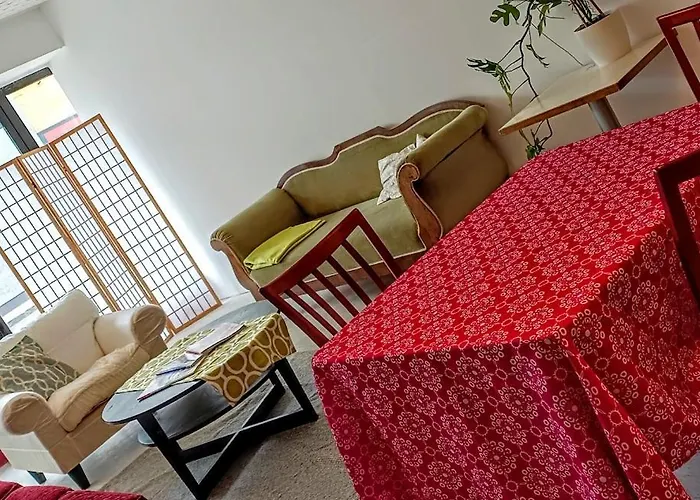 Lounge-Style-Hostel