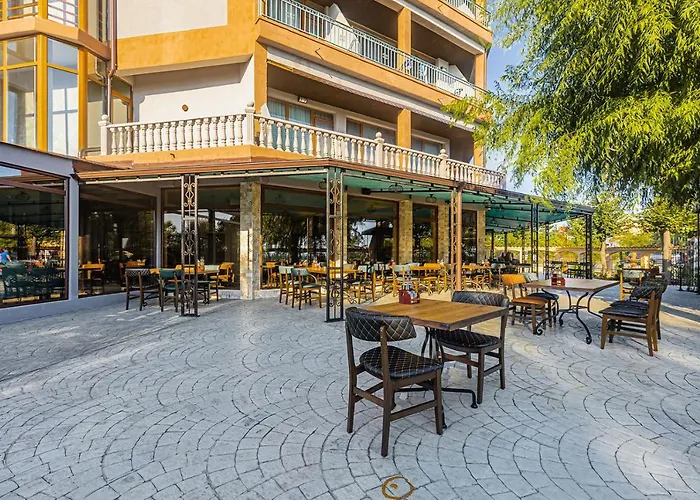 Lecardo Hotel