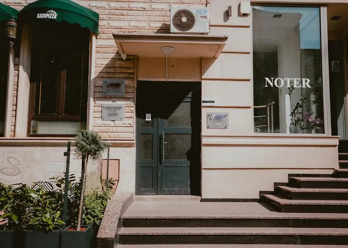 Bloom Suites