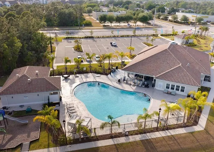 Luxury Living: 1Br Condo W/ Resort-Style Amenities
