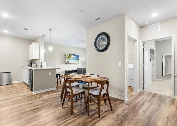 Luxe 1Br/1Ba: Dive, Rest, Explore. Book Now!