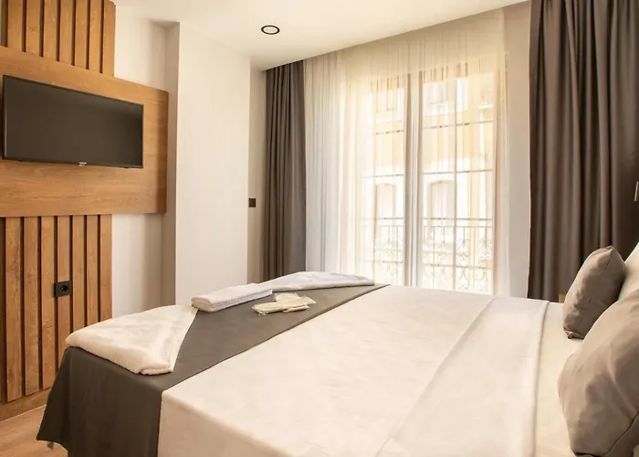 Grand Business Hotel