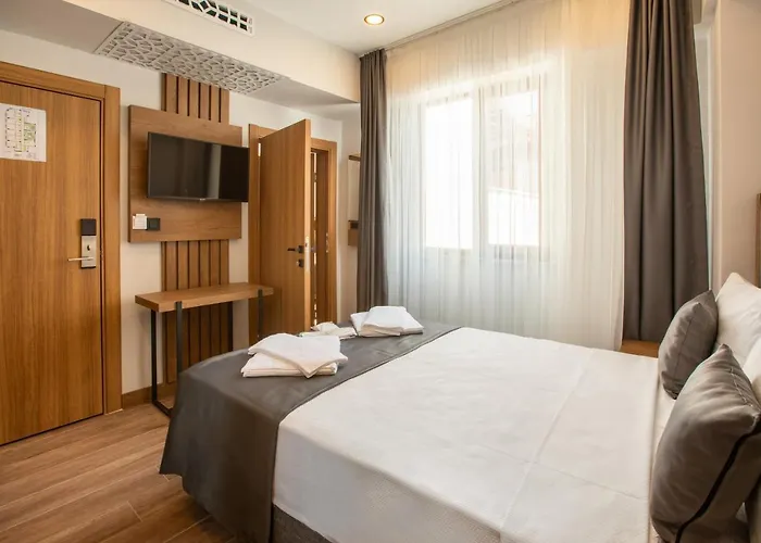 Grand Business Hotel