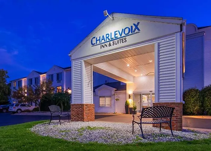 Charlevoix Inn & Suites Surestay Collection By Best Western