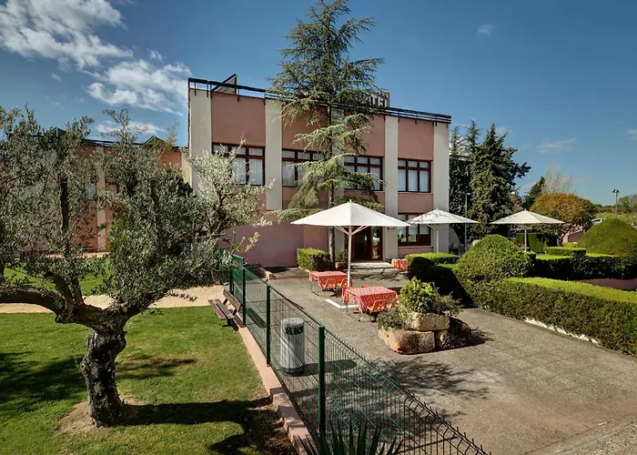 Hotel Rey Sancho Ramirez