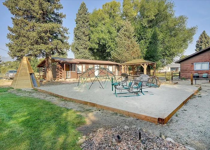 Vista Court Cabins & Lodge