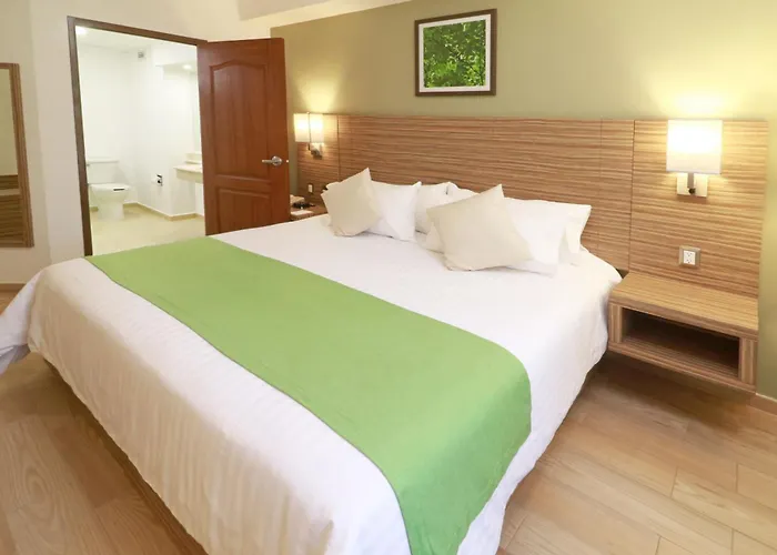 Wyndham Garden Monterrey Valle Real