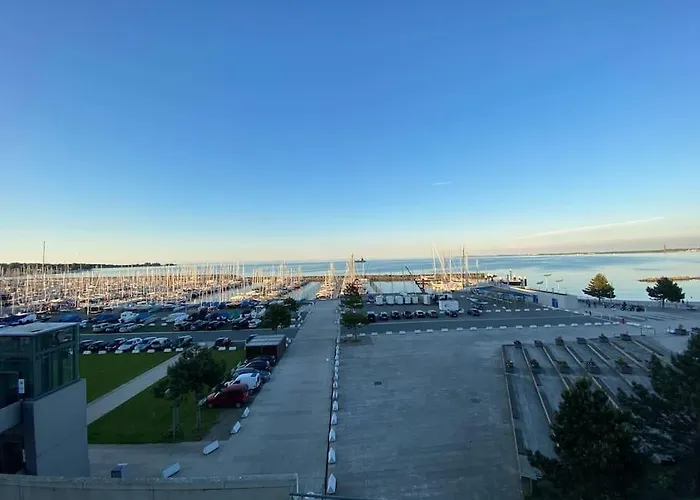 Panoramablick und den Strand direkt vor der Tür