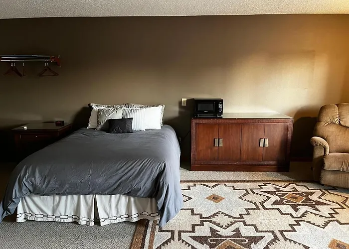 Furnas County Lodging